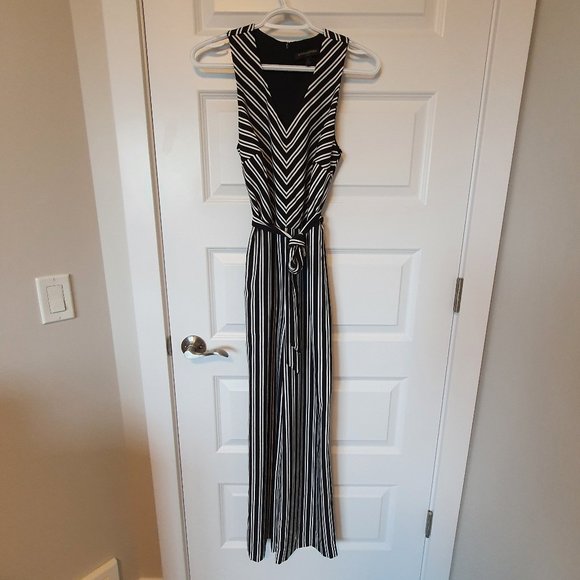NWOT - Banana Republic jumpsuit (size 2) - Picture 2 of 5